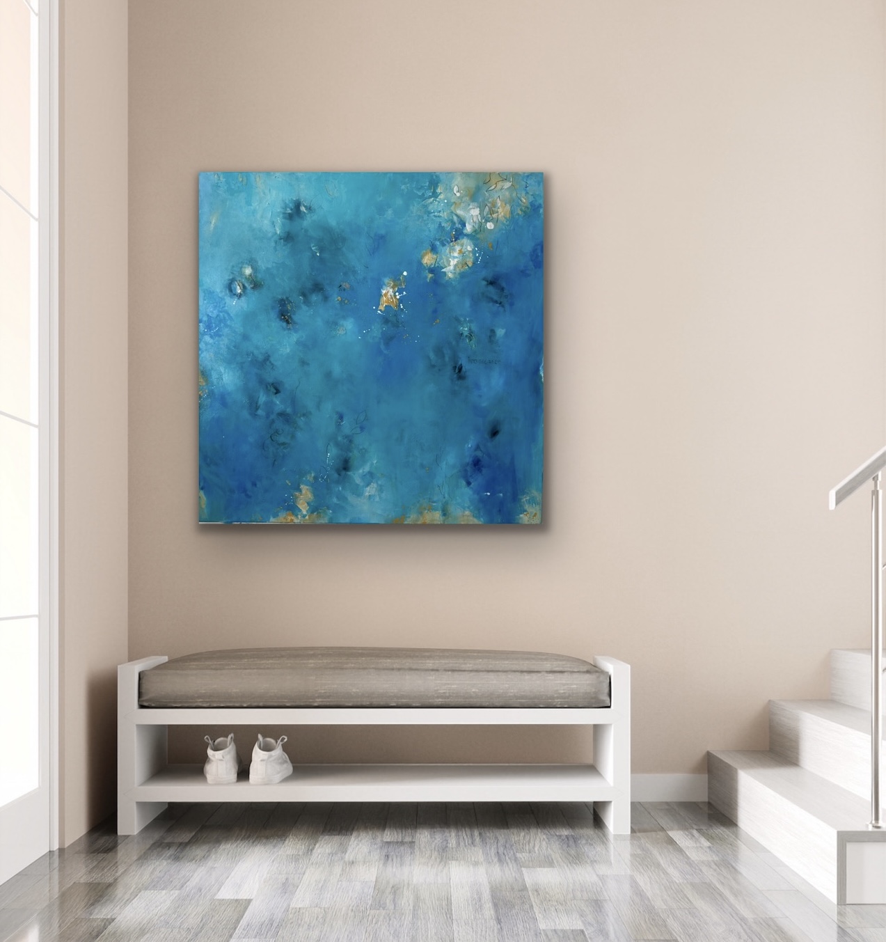 Abstraktes Kunstwerk „Into the Deep“ von Sandra Obel in einer modernen Wohnraumgestaltung.