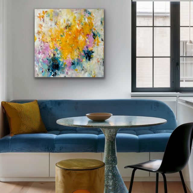 Kunstwerk Strahlkraft, Gemälde von Sandra Obel. Ansicht im Raum.