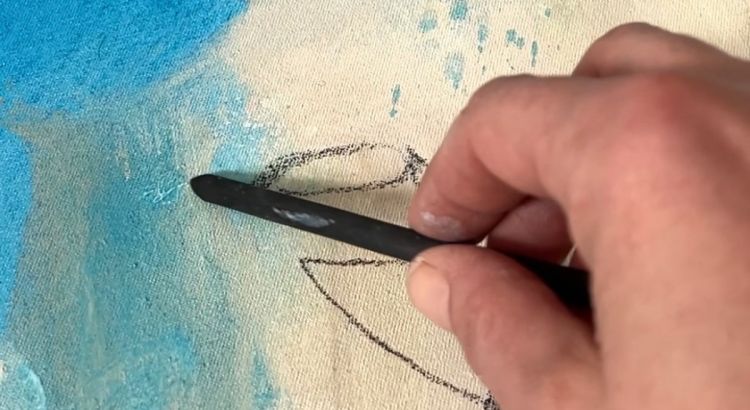 Zeichnen mit Kohle auf Leinwand